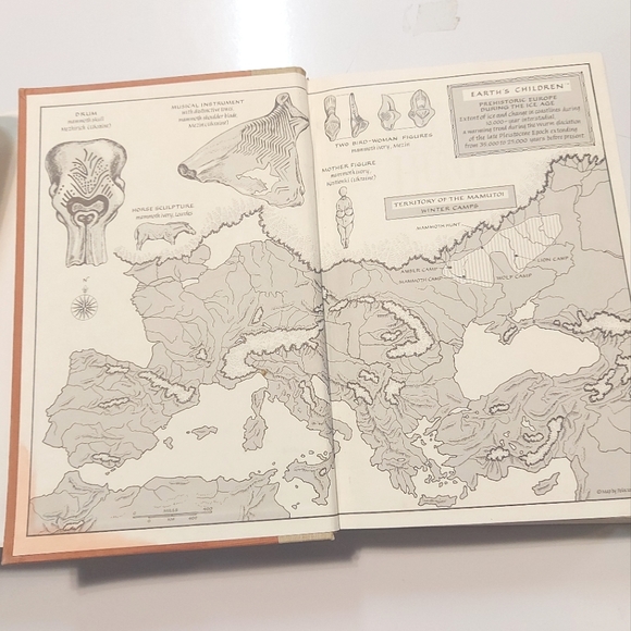 5 for $25- The Mammoth Hunters by Jean M. Auel - Picture 4 of 6